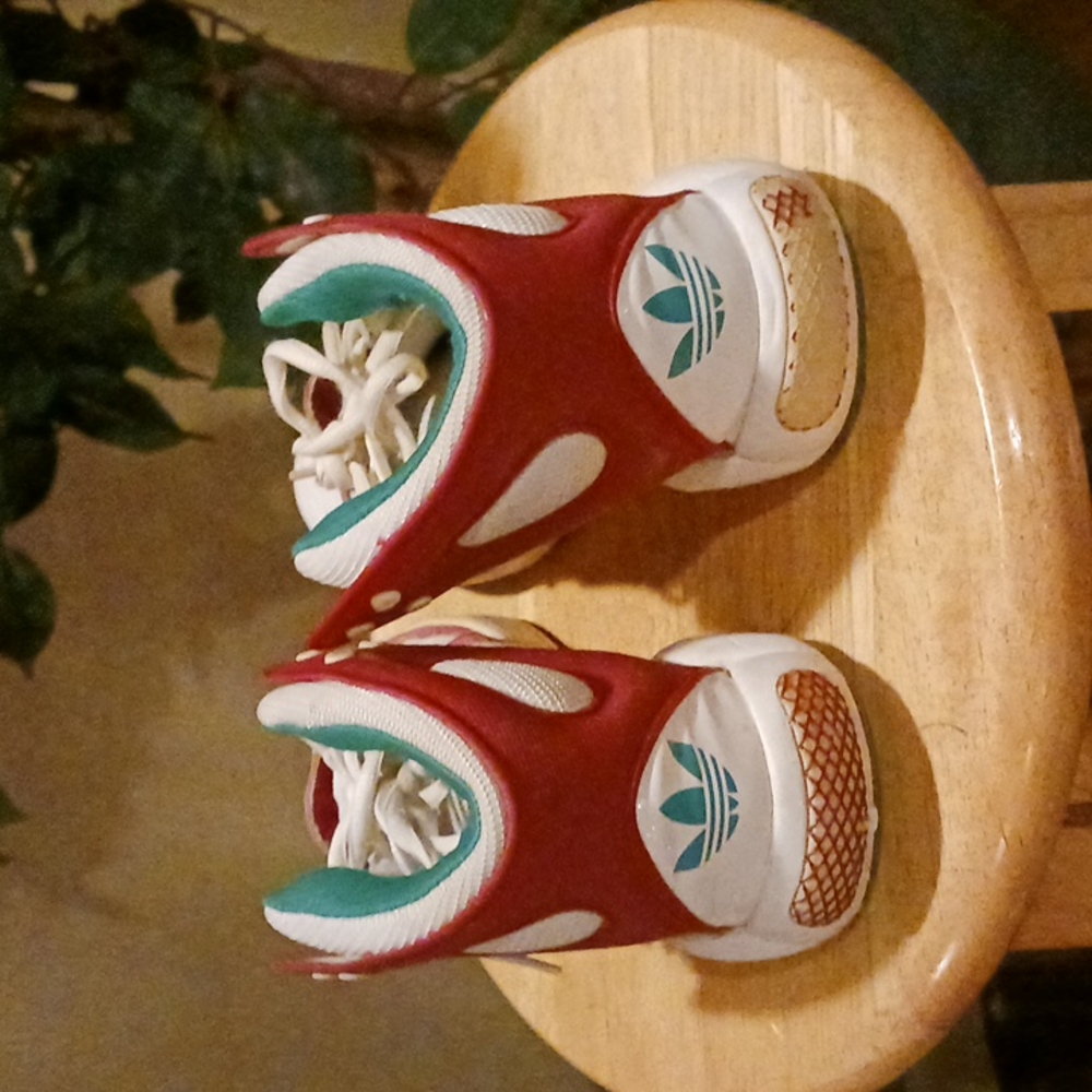Adidas Round house Mid J sneakers big girl sz5 - Picture 3 of 6